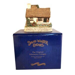 David Winter Cottages The Model Dairy Collectible Miniature w/ Box 1996 Guild No